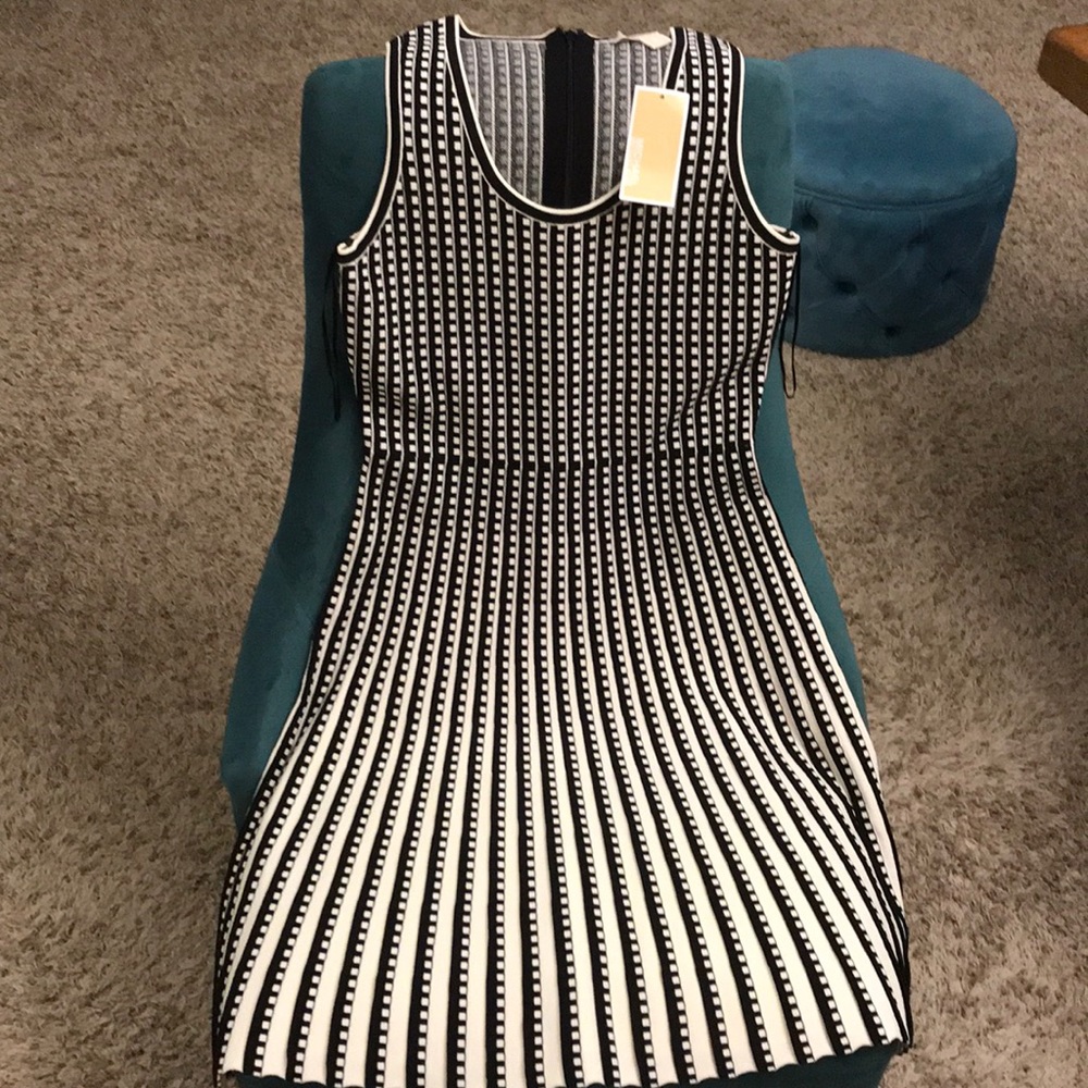 Michael Kors knit dress pleated on the button